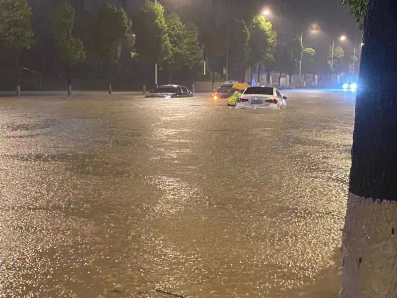 8月份健康提示 暴雨洪涝灾后防病